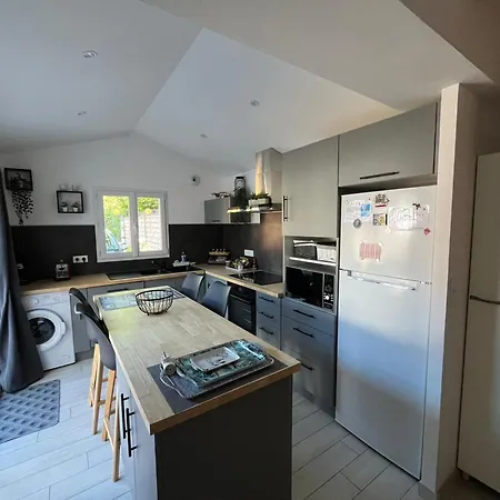 Belle Maison A Barbatre, 800m Plage, Pour 7 Personnes Avec Jardin Clos, Terrasse Et Wifi Gratuit - Fr-1-823-69