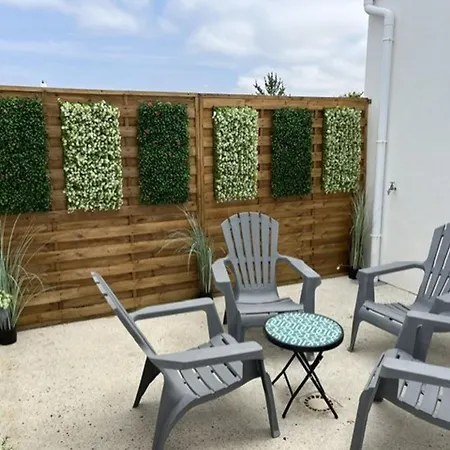 Belle Maison A Barbatre, 800m Plage, Pour 7 Personnes Avec Jardin Clos, Terrasse Et Wifi Gratuit - Fr-1-823-69 * Barbâtre