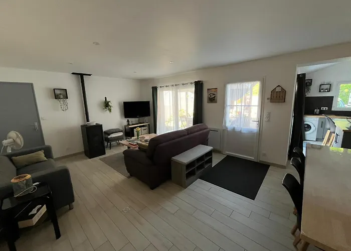 Belle Maison A Barbatre, 800m Plage, Pour 7 Personnes Avec Jardin Clos, Terrasse Et Wifi Gratuit - Fr-1-823-69 * Barbâtre